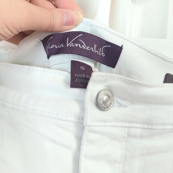 Gloria Vanderbilt Women's Classic Tapered Amanda Jeans - Picture 4 of 9